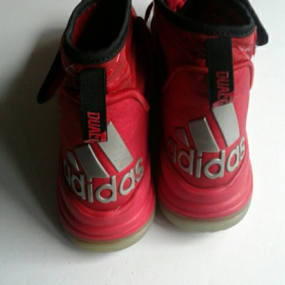 Adidas red tennis shoes size 6.5 mens - Picture 2 of 8